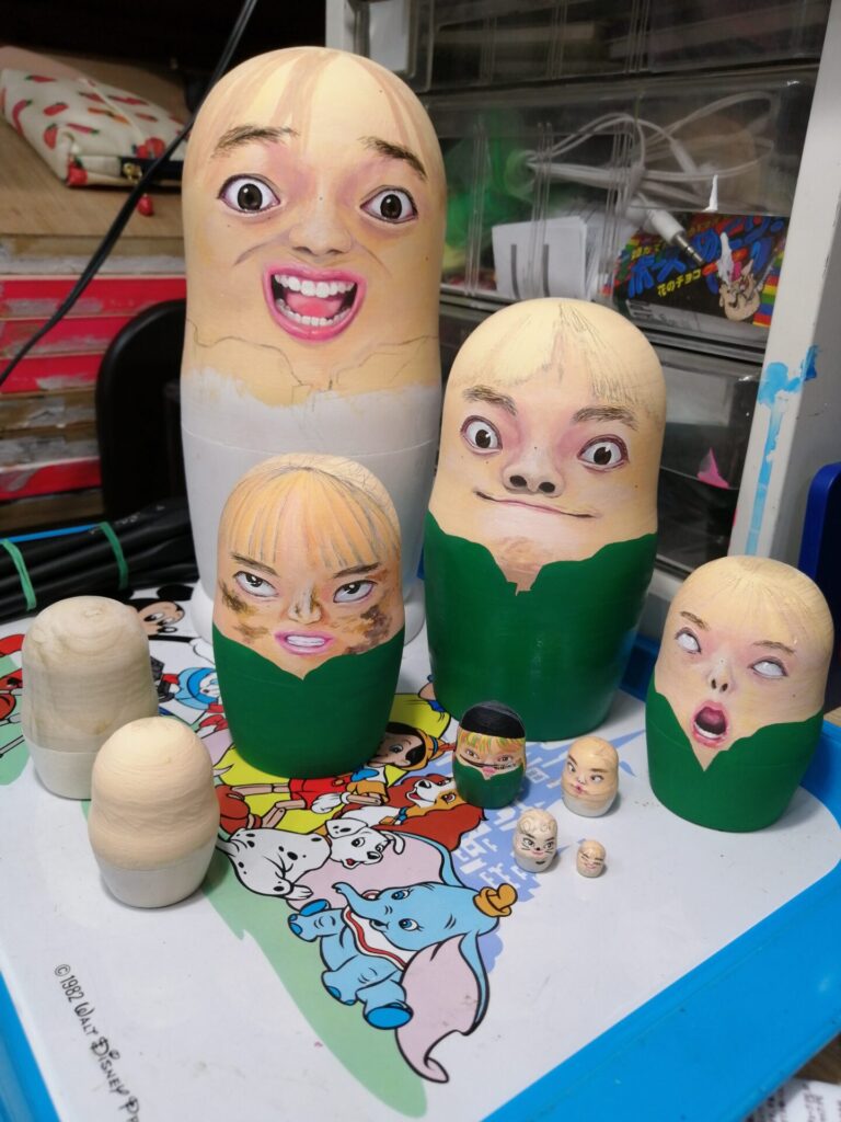 【Teenage Journey】
Wooden matryoshka dolls (set of 10), acrylic paint
August 2021
Work in progress
Rin Northwind
リン ノースウィンド