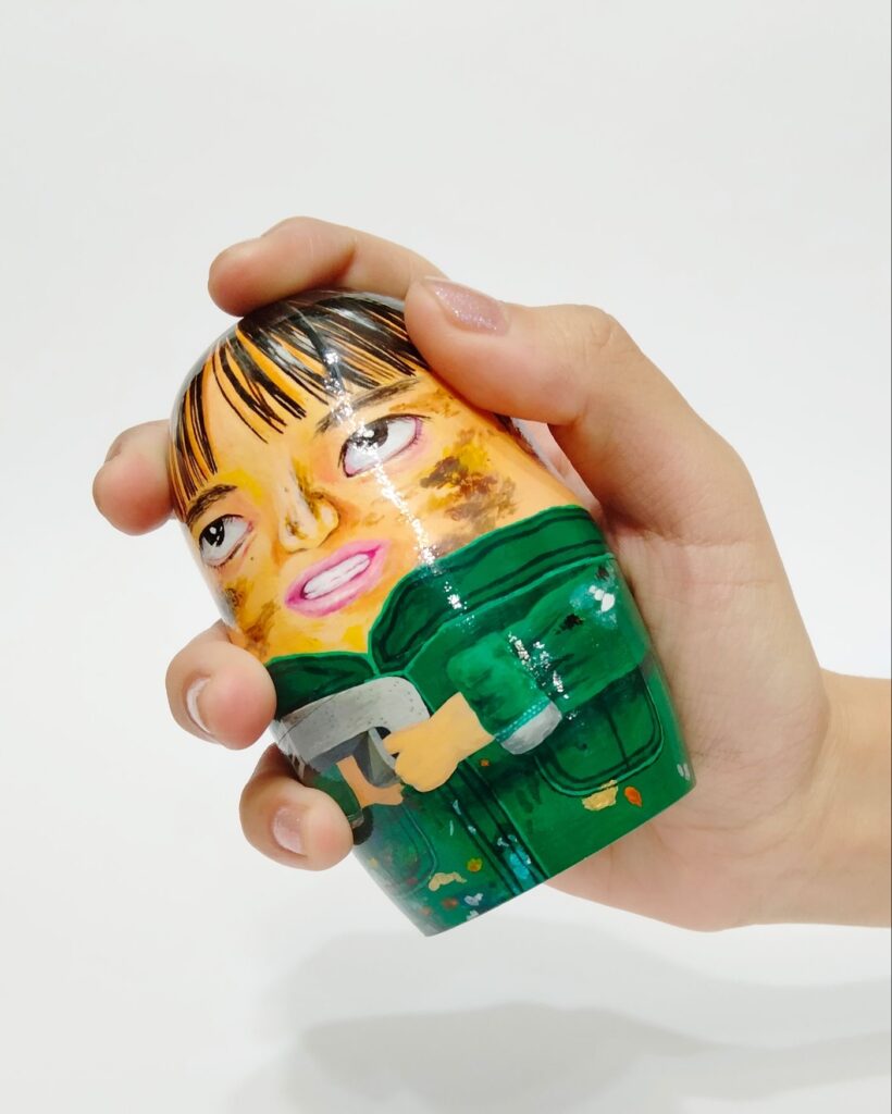 【Teenage Journey】
Wooden matryoshka dolls (set of 10), acrylic paint
August 2021
8
Rin Northwind
リン ノースウィンド
