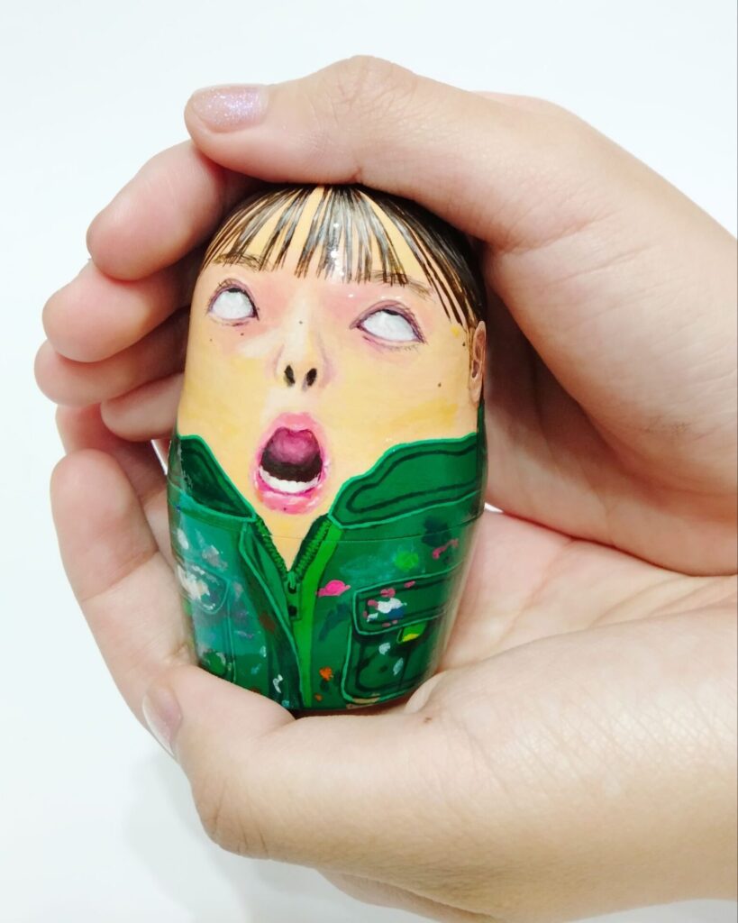 【Teenage Journey】
Wooden matryoshka dolls (set of 10), acrylic paint
August 2021
7
Rin Northwind
リン ノースウィンド
