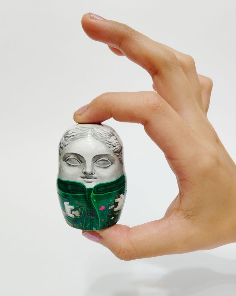 【Teenage Journey】
Wooden matryoshka dolls (set of 10), acrylic paint
August 2021
6
Rin Northwind
リン ノースウィンド