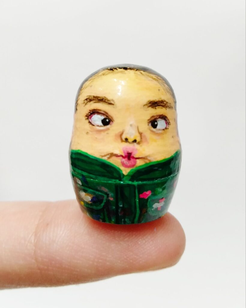 【Teenage Journey】
Wooden matryoshka dolls (set of 10), acrylic paint
August 2021
3
Rin Northwind
リン ノースウィンド