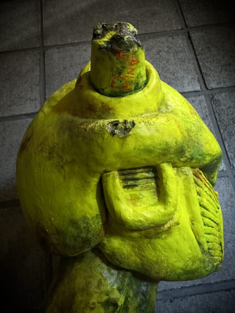 【 F 】
June 2022
Stone clay, wood, screws, concrete.
Sign
Rin Northwind
リン ノースウィンド