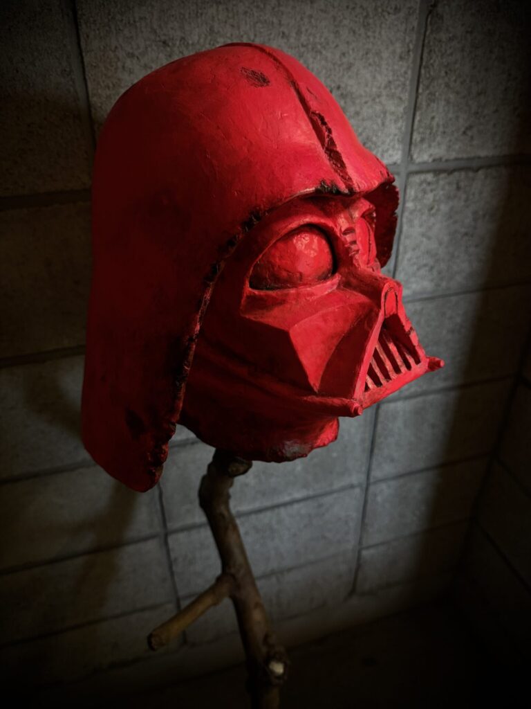 【 D 】
June 2022
Stone clay, wood, screws, concrete.

Rin Northwind
リン ノースウィンド