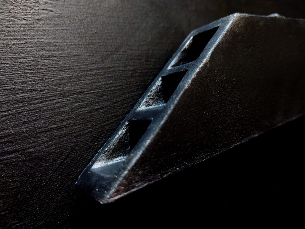 【三段銃】(Triple-Barrel Gun)
January 2023
Stone clay, acrylic paint, plastic bottle, resin, PCB (printed circuit board)
Detail
Rin Northwind
リン ノースウィンド