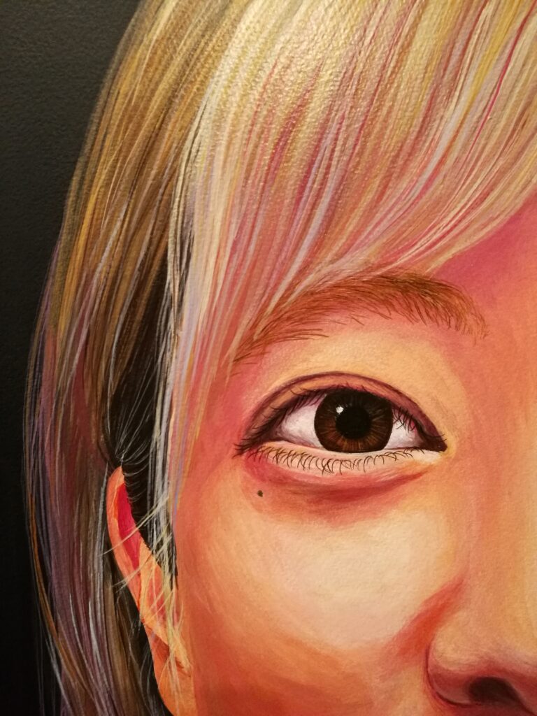 【17歳の自画像】
May 2020
Acrylic and pencil on paper mounted on wood panel
670×514mm
Detail1
Rin Northwind
リン ノースウィンド