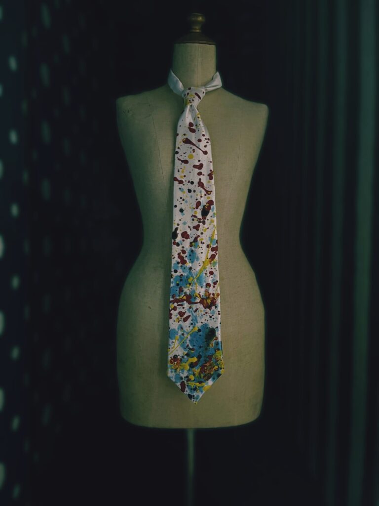 【ＡＲＴ】
2023
Polyester fabric, acrylic paint, glue, wood powder, food coloring, paper, pen
＋resin, styrofoam container, plastic container, plastic spoon, bamboo skewer, wooden chopsticks

Rin Northwind
リン ノースウィンド