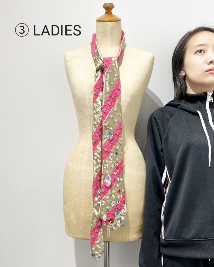 【LADIES】
2023
100% silk fabric, 100% wool fabric, Swarovski crystals, embroidery thread, beads

Rin Northwind
リン ノースウィンド