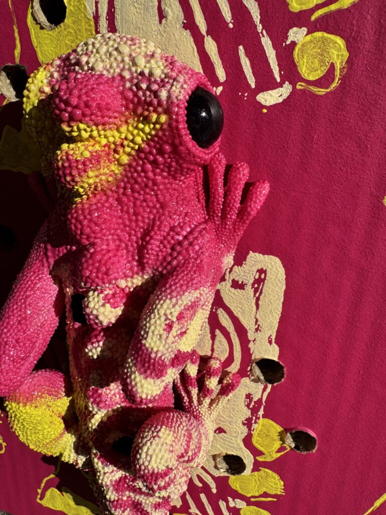 【猛毒SESSION #015】 2024 Resin, cardboard, acrylic paint, water-based paint, magnets, wooden frame, varnish H:600 W:450 D:44 Price(TWD): 40,000 -sold out- Rin Northwind