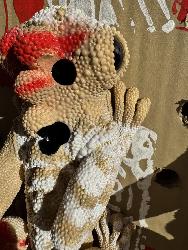 【猛毒SESSION #013】detail5 2024 Resin, cardboard, acrylic paint, water-based paint, magnets, wooden frame, varnish H:600 W:450 D:44 Price(TWD): 40,000 Rin Northwind