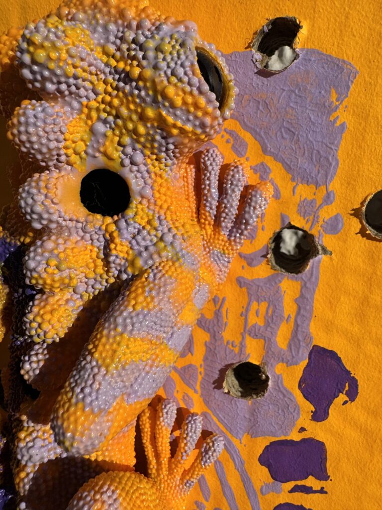 【猛毒SESSION #006】detail4 2024 Resin, cardboard, acrylic paint, water-based paint, magnets, wooden frame, varnish H:600 W:450 D:44 Price(TWD): 35,000 Rin Northwind