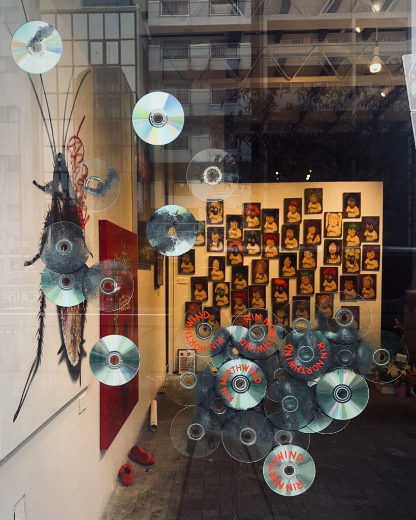 【0 Tracks by RIN NORTHWIND】 2025 CD-Rs, acrylic paint, water-based paint, adhesive
Rin Northwind
リン ノースウィンド