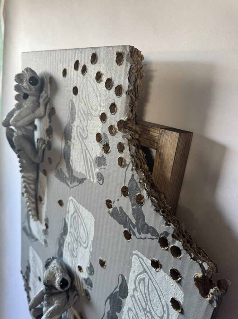 【猛毒SESSION #014】 2024 Resin, cardboard, acrylic paint, water-based paint, magnets, wooden frame, varnish H:600 W:450 D:44 Price(TWD): 40,000 Rin Northwind