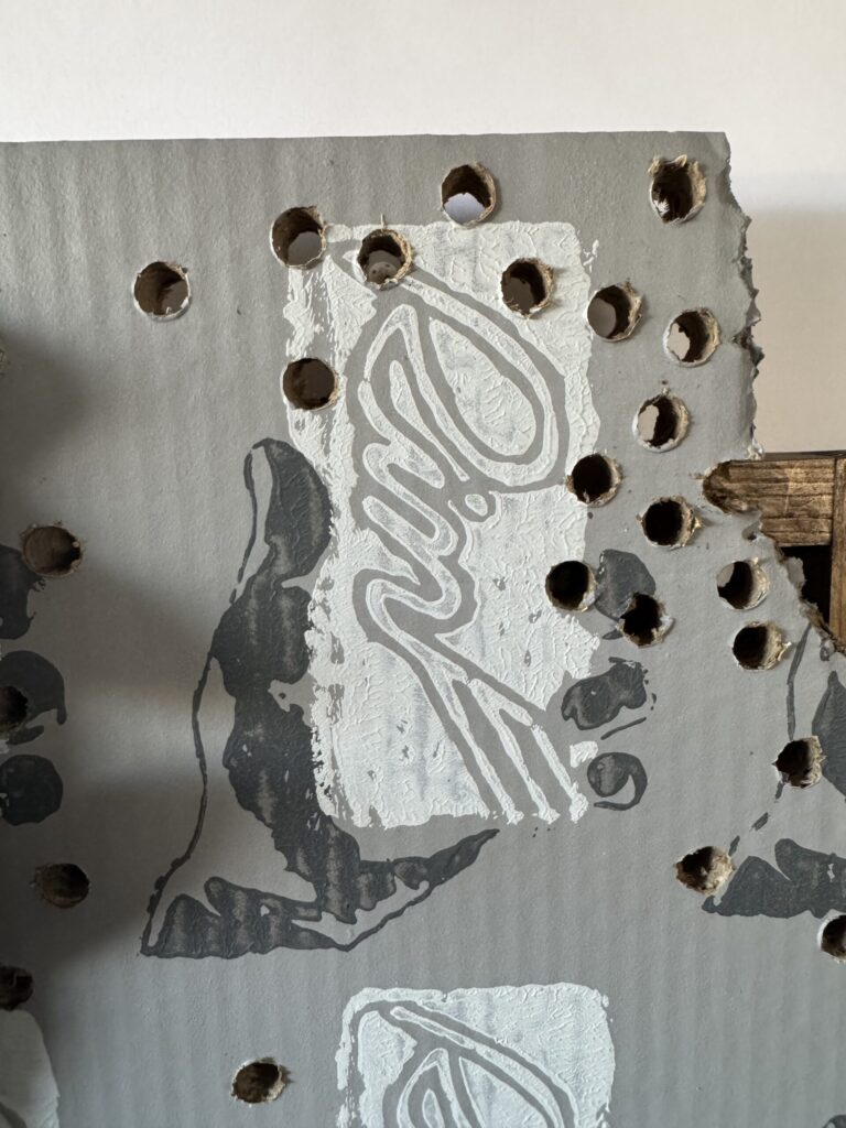 【猛毒SESSION #014】 2024 Resin, cardboard, acrylic paint, water-based paint, magnets, wooden frame, varnish H:600 W:450 D:44 Price(TWD): 40,000 Rin Northwind