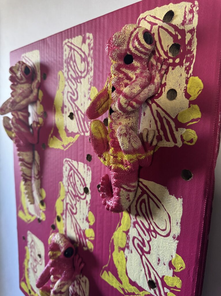 【猛毒SESSION #015】 2024 Resin, cardboard, acrylic paint, water-based paint, magnets, wooden frame, varnish H:600 W:450 D:44 Price(TWD): 40,000 -sold out- Rin Northwind