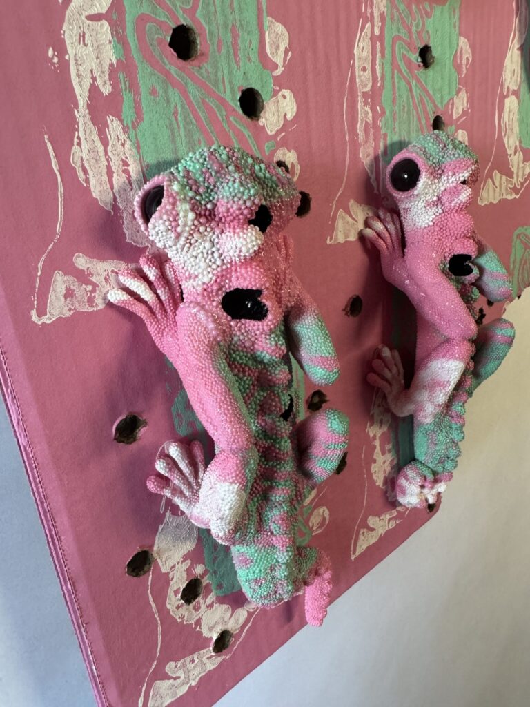 【猛毒SESSION #008】 2024 Resin, cardboard, acrylic paint, water-based paint, magnets, wooden frame, varnish H:600 W:450 D:44 Price(TWD): 45,000 Rin Northwind