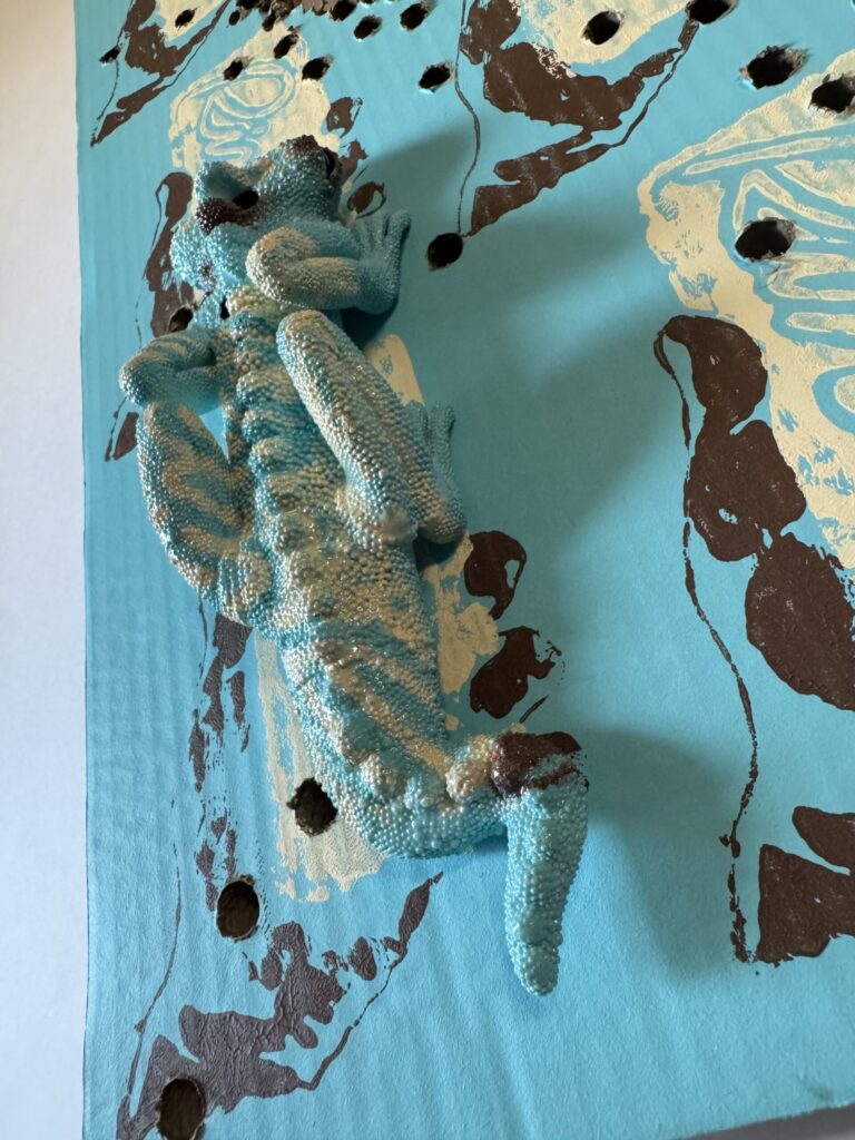 【猛毒SESSION #009】 2024 Resin, cardboard, acrylic paint, water-based paint, magnets, wooden frame, varnish H:600 W:450 D:44 Price(TWD): 35,000 Rin Northwind